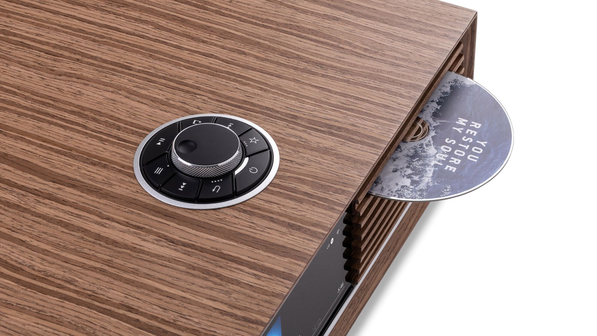 Ruark R710 Walnuss Detailansicht mit CD